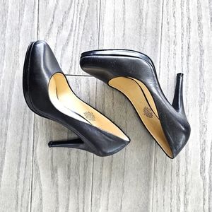 Black nine west pump 7m